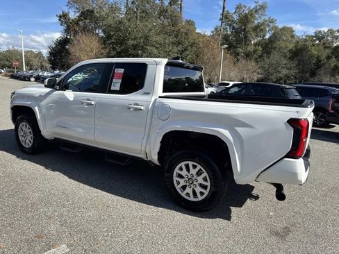 Certified 2025 Toyota Tacoma SR5 image 4
