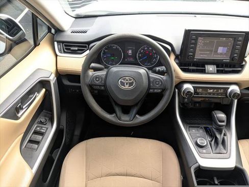 Certified 2022 Toyota RAV4 XLE w/ Convenience Package image 14