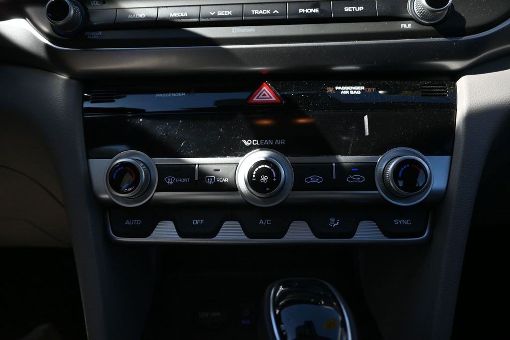 Used 2020 Hyundai Elantra SE FWD image 30