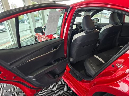 Used 2025 Toyota Camry SE image 37