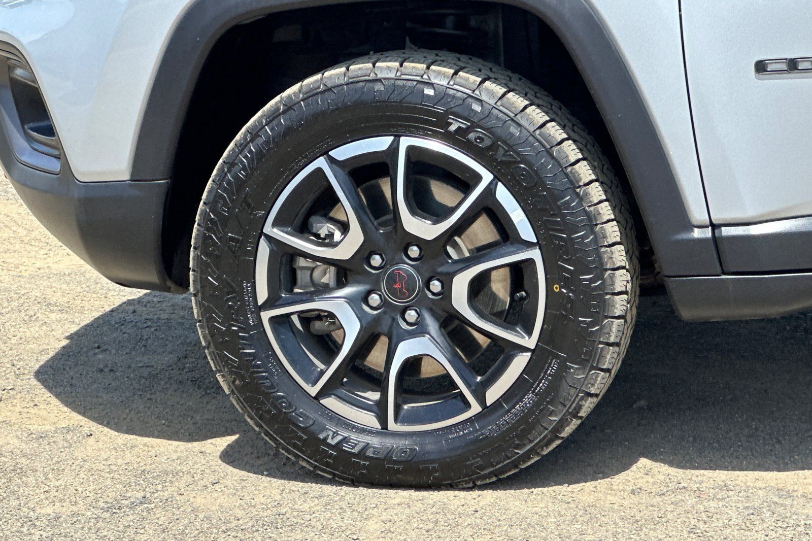 Used 2025 Jeep Compass Trailhawk AWD/4WD image 25
