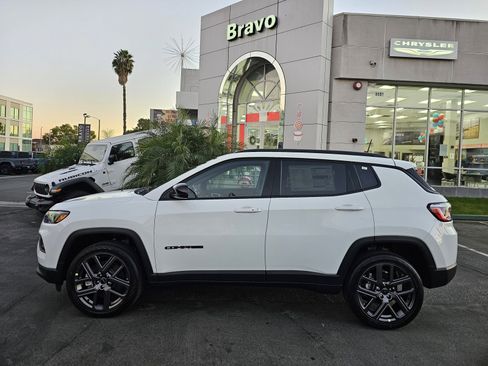 New 2026 Jeep Compass Latitude image 4