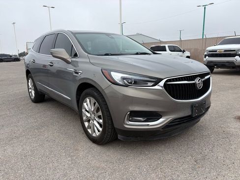 Used 2018 Buick Enclave Premium w/ Experience Buick Package FWD image 6