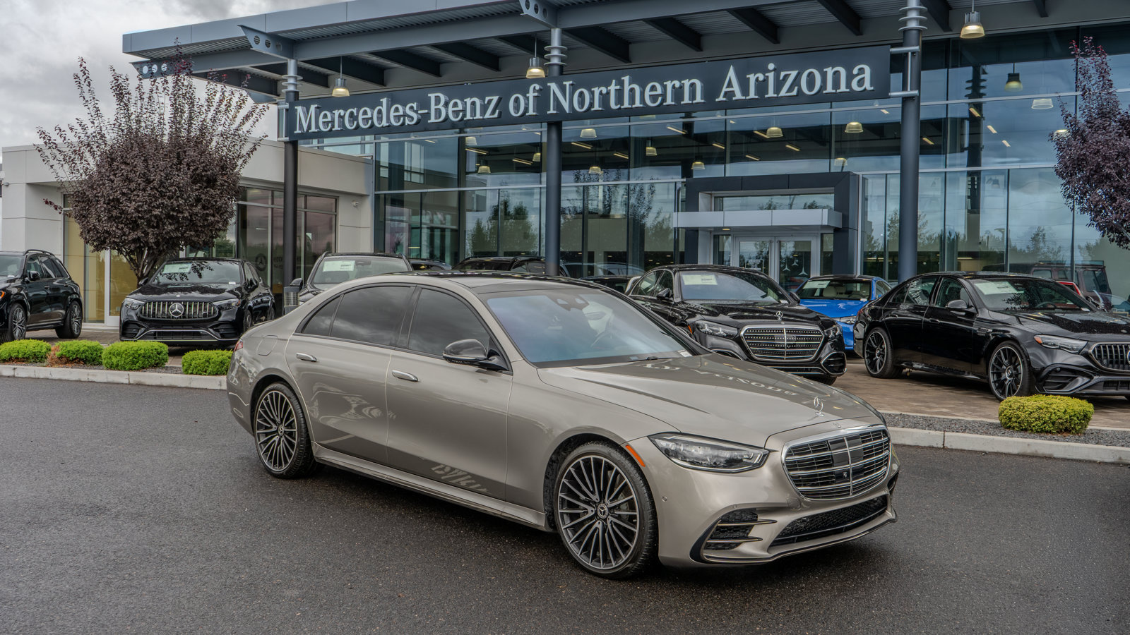 Used 2024 Mercedes-Benz S 580 4MATIC Sedan image 1
