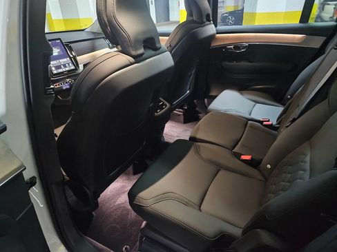 Certified 2025 Volvo XC90 B5 Plus AWD/4WD image 15