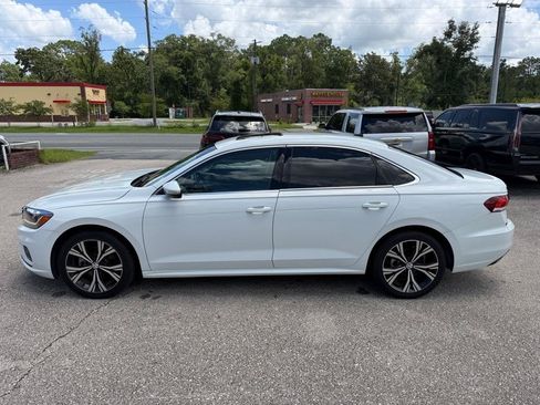 Used 2022 Volkswagen Passat 2.0T SE FWD image 8