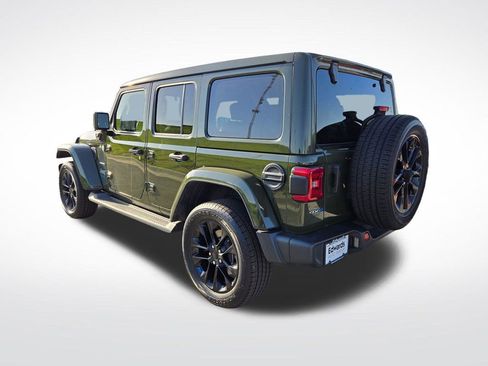 Used 2022 Jeep Wrangler Unlimited Sahara w/ Cold Weather Group AWD/4WD image 7