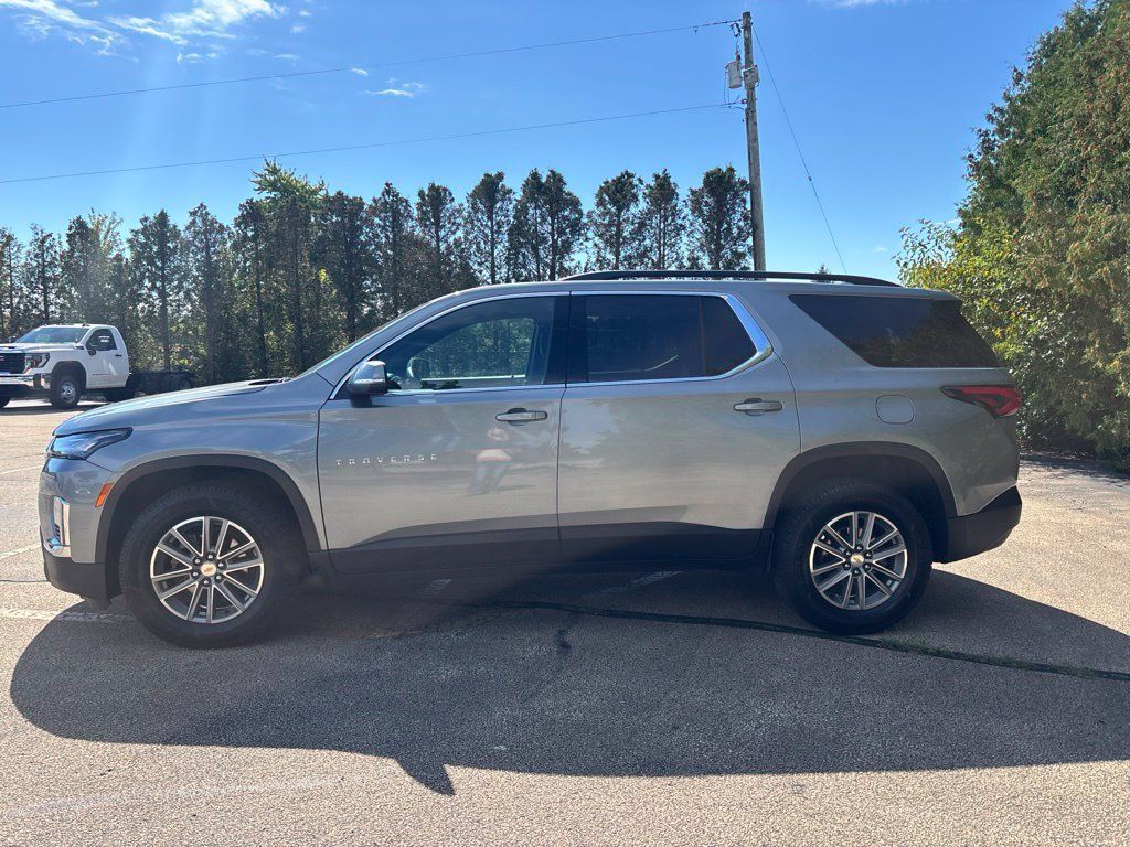 Used 2023 Chevrolet Traverse LT FWD image 17