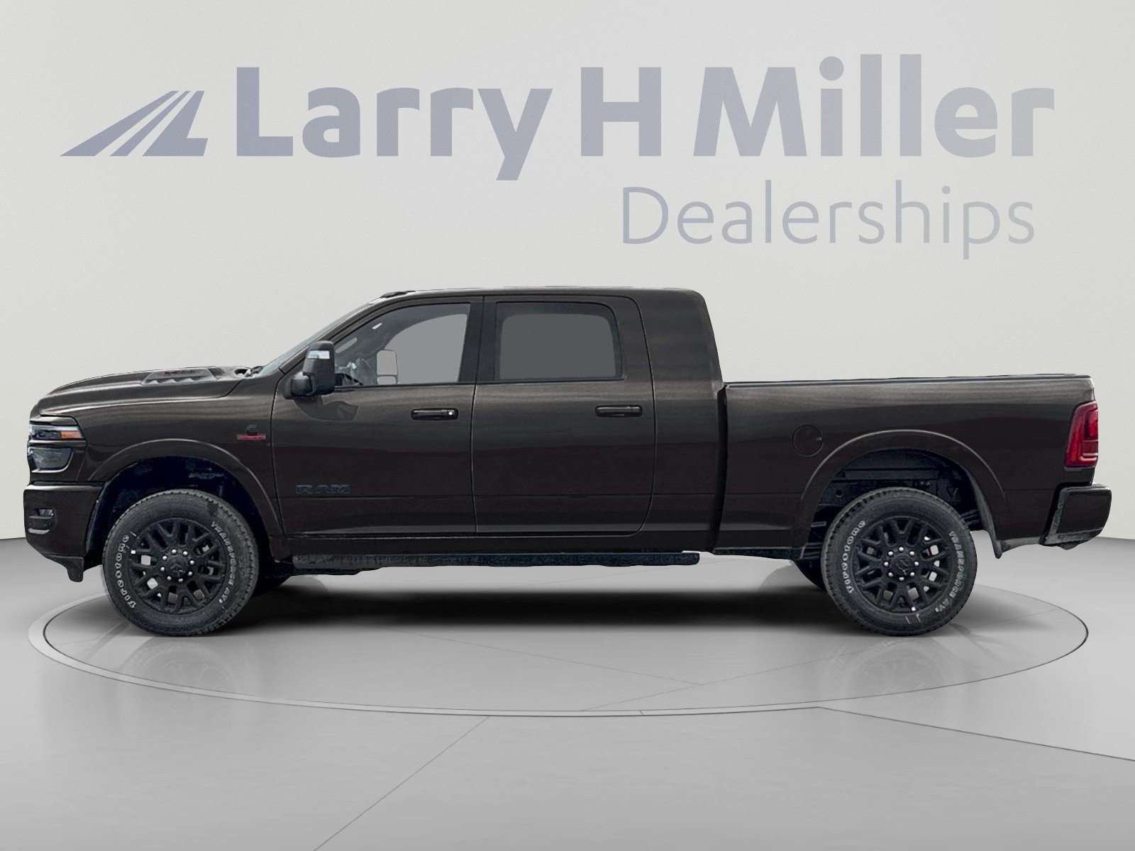 New 2027 RAM 3500 Limited AWD/4WD image 2