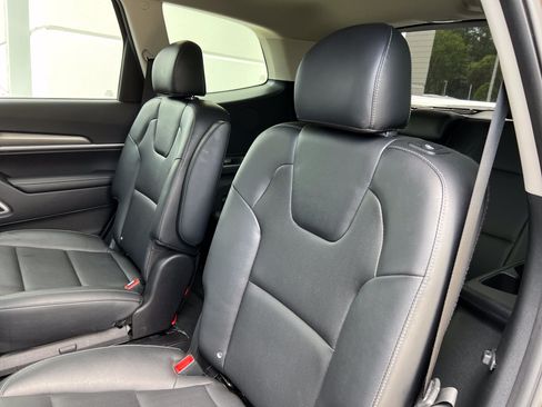 Used 2022 Kia Telluride S FWD image 32