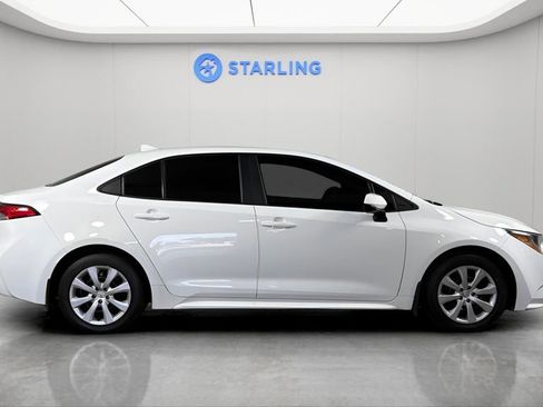 Used 2020 Toyota Corolla LE FWD image 12