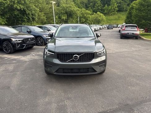 Used 2026 Volvo XC40 B5 Core w/ Climate Package AWD/4WD image 2