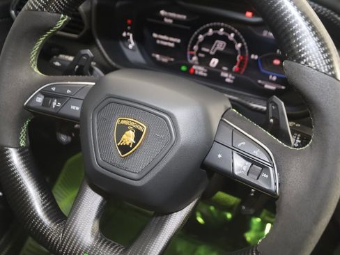 Used 2022 Lamborghini Urus image 68