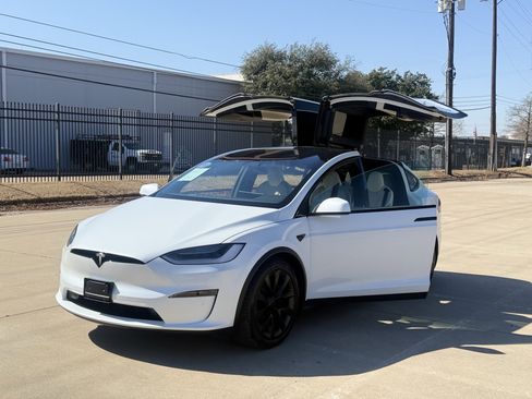 Used 2022 Tesla Model X Plaid image 23