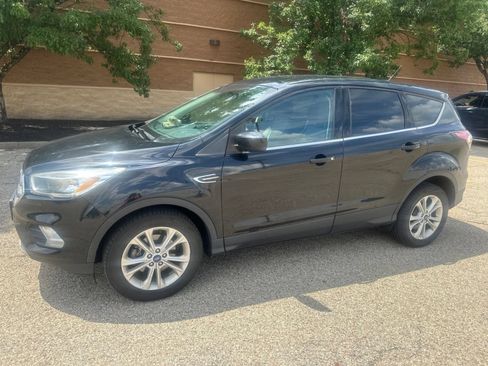 Used 2017 Ford Escape SE FWD image 8