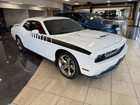 Used 2014 Dodge Challenger R/T Plus RWD image 4