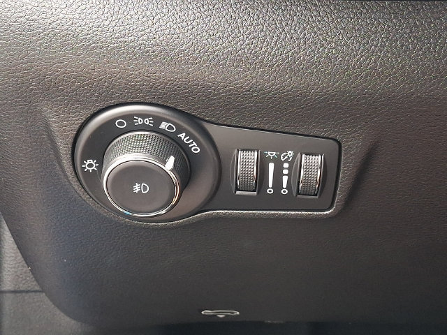 Certified 2024 Jeep Compass Latitude AWD/4WD image 24