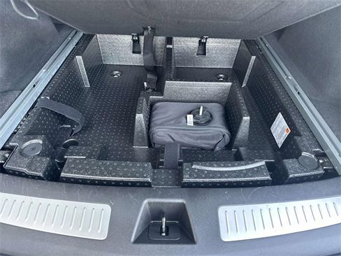 Certified 2022 Cadillac XT5 Premium Luxury image 30