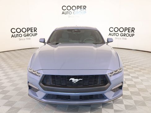 Used 2025 Ford Mustang Coupe image 9