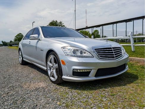 Used 2010 Mercedes-Benz S 63 AMG image 3