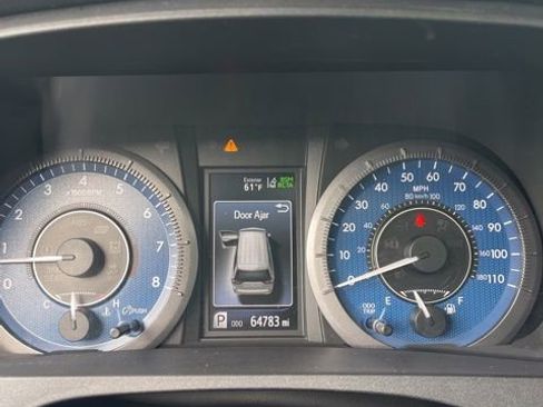 Used 2020 Toyota Sienna XLE Premium image 6