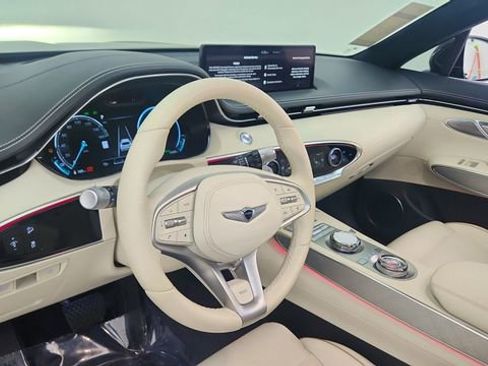 Used 2025 Genesis Electrified GV70 Advanced w/ Prestige Package image 19