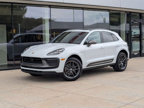 New 2026 Porsche Macan image 1
