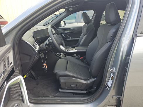 Used 2026 BMW X2 xDrive28i image 10