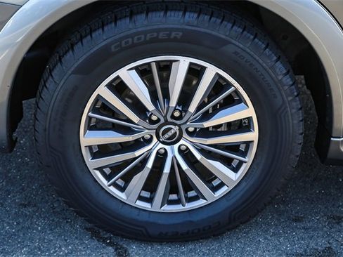 Used 2022 Nissan Armada SL w/ Captain's Chairs Package image 11