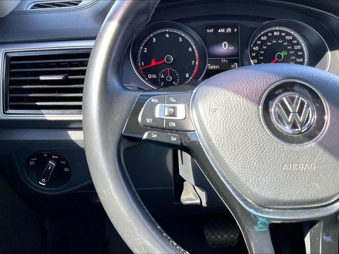 Used 2018 Volkswagen Atlas SEL AWD/4WD image 24