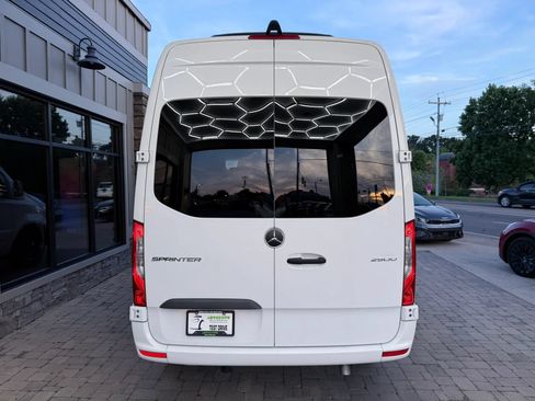 Used 2024 Mercedes-Benz Sprinter 2500 image 24