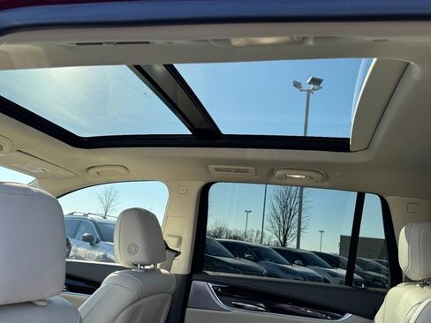 Used 2021 Cadillac XT6 Premium Luxury image 11