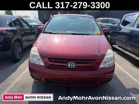 Used 2010 Kia Sedona LX FWD image 2