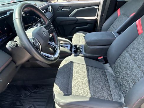 Used 2024 Chevrolet Colorado Z71 w/ Z71 Convenience Package 2 AWD/4WD image 12