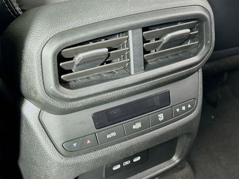 Used 2025 Honda Pilot Touring image 21