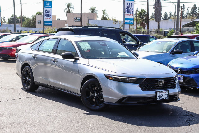 Used 2025 Honda Accord SE image 1