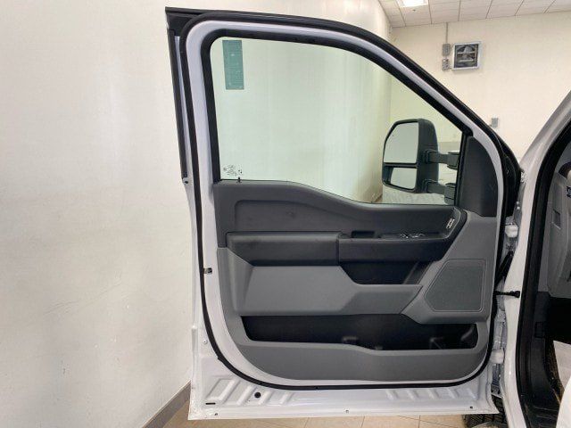 New 2026 Ford F250 XL w/ XL Chrome Package AWD/4WD image 11