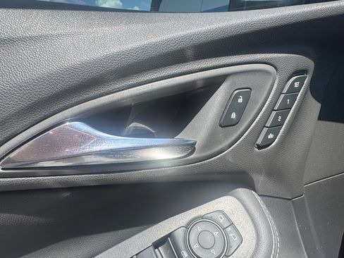 Used 2023 Buick Encore GX Essence w/ Experience Buick Package FWD image 21