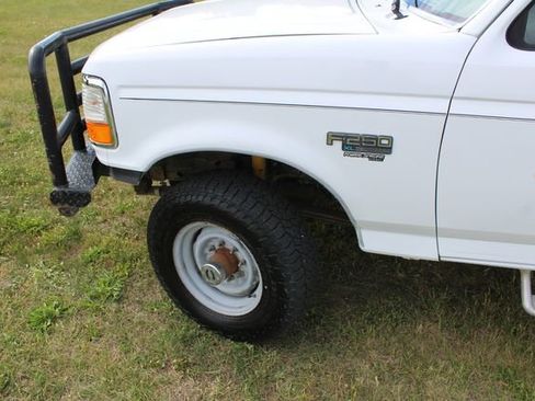 Used 1996 Ford F250 4x4 Regular Cab image 21