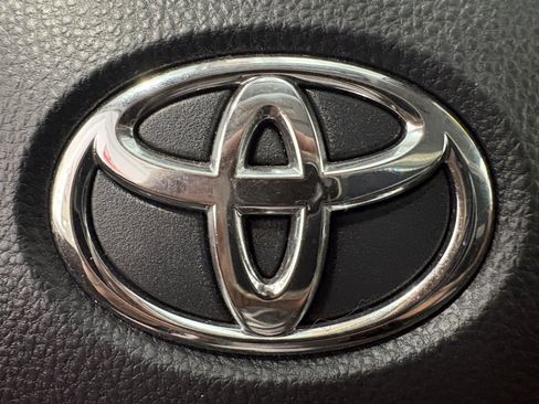 Used 2024 Toyota RAV4 XLE FWD image 19