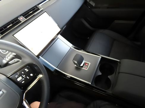 Certified 2026 Land Rover Range Rover Velar S AWD/4WD image 20