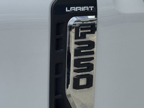 Used 2024 Ford F250 Lariat AWD/4WD image 10