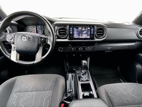 Used 2017 Toyota Tacoma TRD Sport w/ Tow Package image 16