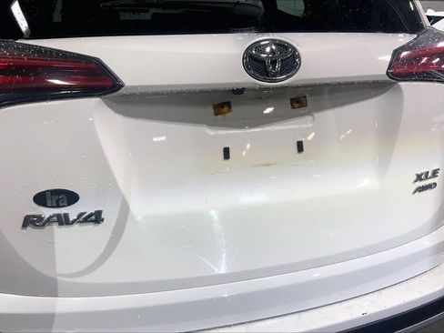 Used 2018 Toyota RAV4 XLE AWD/4WD image 31