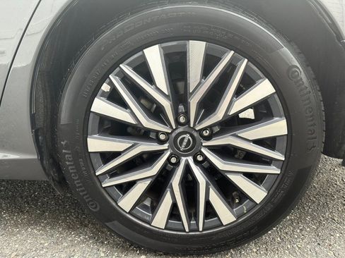 Used 2025 Nissan Altima 2.5 SV FWD image 32
