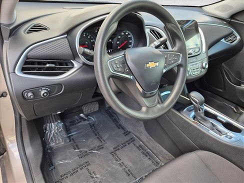 Used 2023 Chevrolet Malibu LT FWD image 10