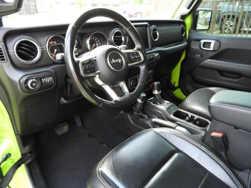 Used 2021 Jeep Wrangler Unlimited Sahara w/ Uconnect 4C Nav & Sound Group AWD/4WD image 14