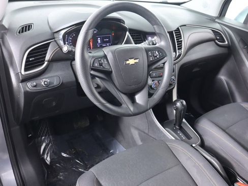 Used 2020 Chevrolet Trax LS w/ Tint and Cruise Package FWD image 9