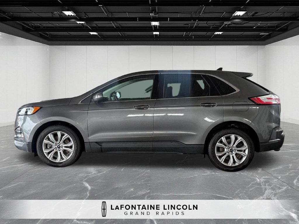 Used 2023 Ford Edge Titanium AWD/4WD image 2