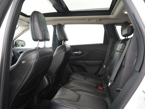 Used 2015 Jeep Cherokee Limited w/ Luxury Group AWD/4WD image 15